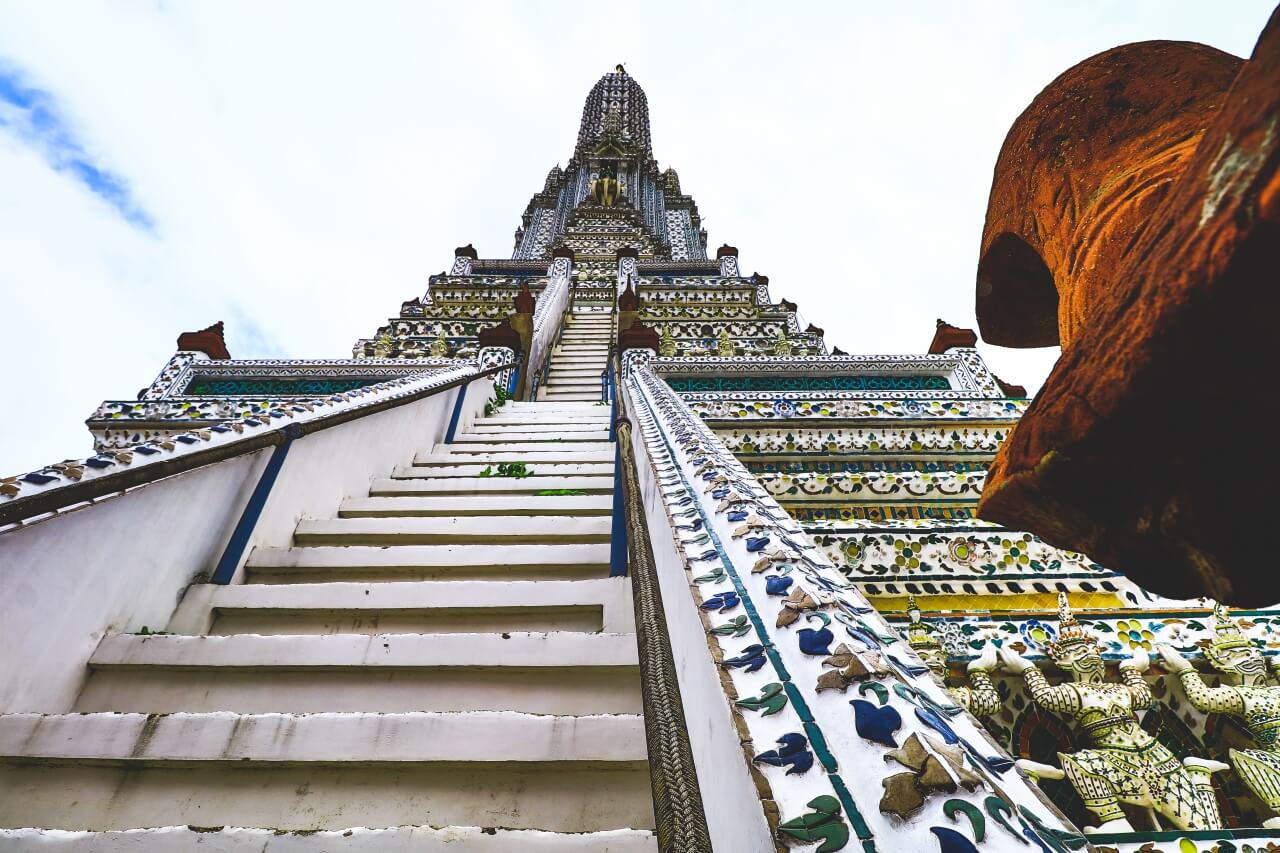 タイのワットアルン寺院