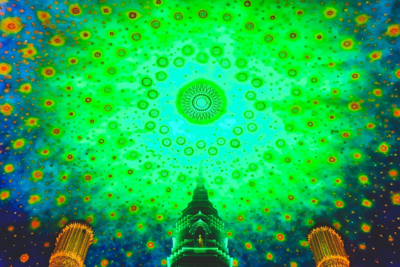タイのワットパクナム寺院