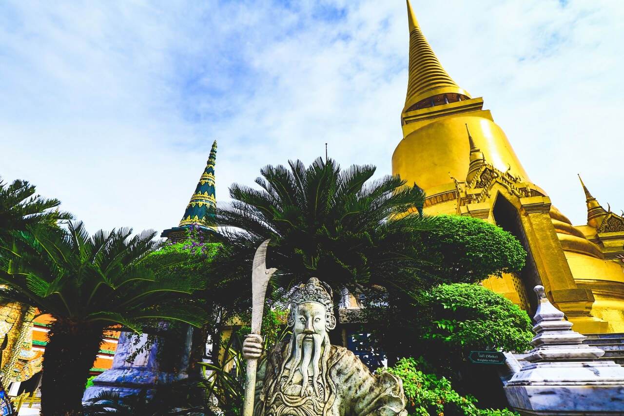 タイのワットプラケオ寺院